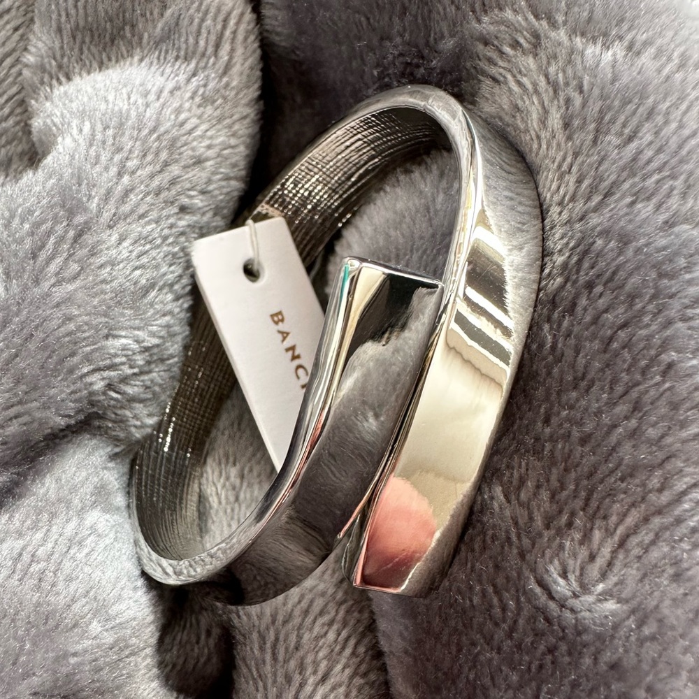 NWT Bancroft Carter Twisted End Cuff Silver